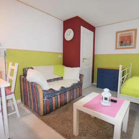 Spacious Studio In With Sea Nearby *